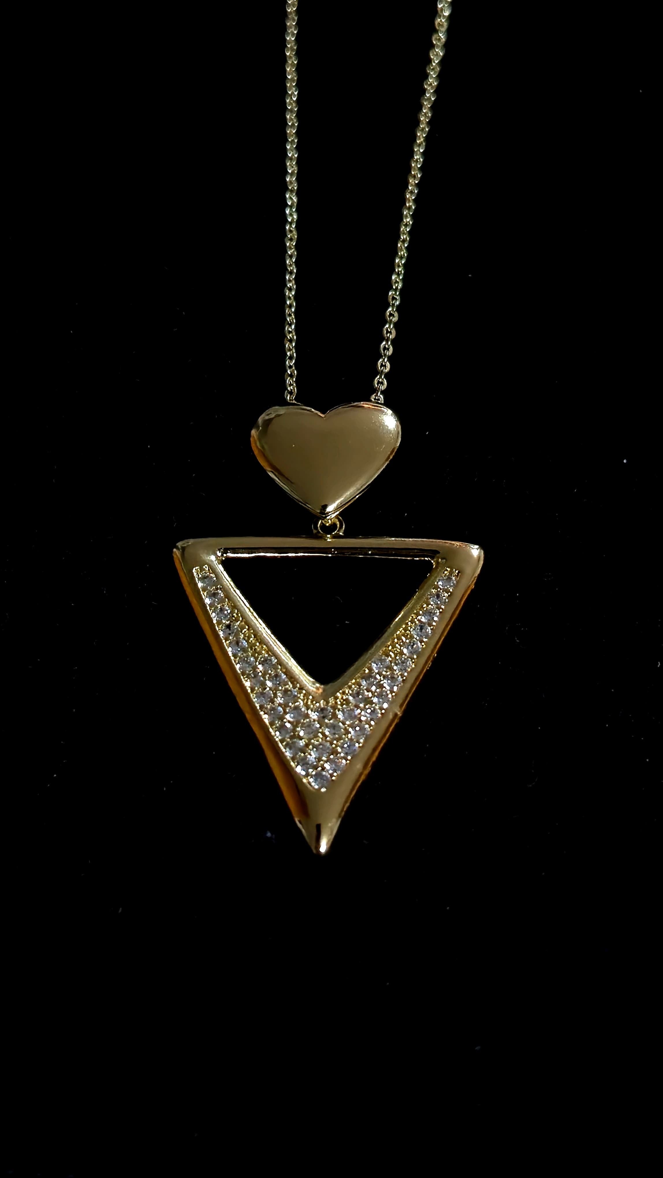 Cadena triangulo invertido