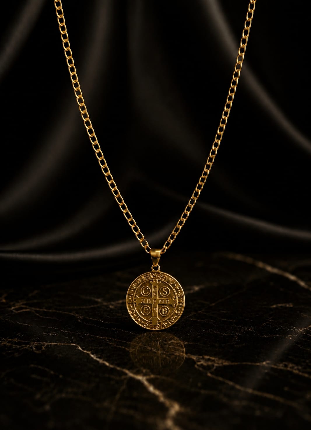 Cadena grumet con medalla de San Benito