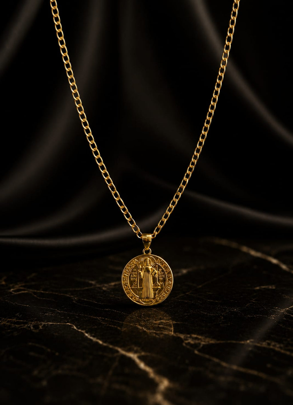 Cadena grumet con medalla de San Benito